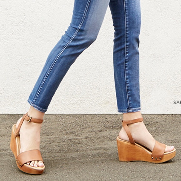 Sole Society Shoes - Sole Society Sahara Platform Wedge Sandal